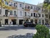 Satılır 5 otaqlı 180 m2 köhnə tikili Sahil m.