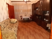 Satılır 2 otaqlı 48 m2 köhnə tikili Zərifə Əliyeva adına park