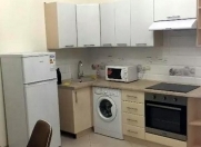 İcarəyə verilir 1 otaqlı 80 m2 yeni tikili Şah İsmayıl Xətai m.