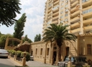 Satılır 4 otaqlı 176 m2 yeni tikili 28 May m.