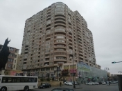 Satılır 4 otaqlı 147 m2 yeni tikili 9 mkr