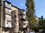 Satılır 3 otaqlı 74 m2 köhnə tikili Elmlər Akademiyası m.
