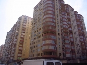 Satılır 2 otaqlı 80 m2 yeni tikili İnşaatçılar m.