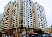 Satılır 2 otaqlı 86 m2 köhnə tikili Elmlər Akademiyası m.