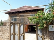 Satılır 5 otaqlı 2000 m2 həyət evi Binə