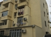 Satılır 2 otaqlı 43 m2 köhnə tikili Elmlər Akademiyası m.