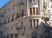 İcarəyə verilir 3 otaqlı 50 m2 köhnə tikili Sahil m.