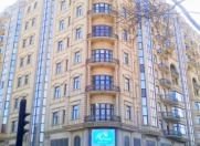 İcarəyə verilir 3 otaqlı 170 m2 yeni tikili Sahil m.