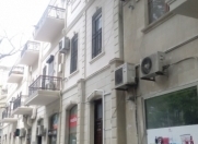 Satılır 4 otaqlı 135 m2 köhnə tikili 28 May m.