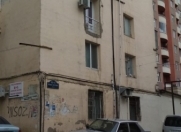 Satılır 3 otaqlı 70 m2 köhnə tikili Elmlər Akademiyası m.