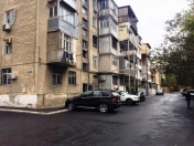 Satılır 1 otaqlı 32 m2 köhnə tikili Elmlər Akademiyası m.