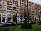 Satılır 1 otaqlı 50 m2 köhnə tikili Bakı