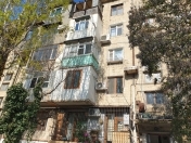 Satılır 2 otaqlı 50 m2 köhnə tikili Elmlər Akademiyası m.