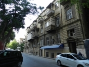 Satılır 1 otaqlı 40 m2 köhnə tikili Axundov bağı