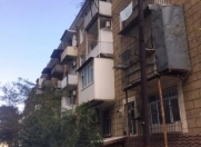 Satılır 3 otaqlı 82 m2 köhnə tikili Qara Qarayev m.