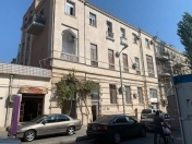 Satılır 2 otaqlı 70 m2 köhnə tikili 28 May m.