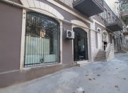 İcarəyə verilir 3 otaqlı 60 m2 obyekt İçəri Şəhər m.