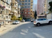 Satılır 3 otaqlı 70 m2 köhnə tikili İnşaatçılar m.