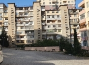 Satılır 4 otaqlı 100 m2 köhnə tikili Zərifə Əliyeva adına park