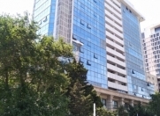 İcarəyə verilir 2 otaqlı 800 m2 köhnə tikili Hilton otel