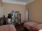 Satılır 4 otaqlı 110 m2 köhnə tikili Bakıxanov