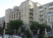 Satılır 2 otaqlı 70 m2 köhnə tikili Nəsimi r.