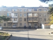Satılır 3 otaqlı 62 m2 köhnə tikili Qara Qarayev m.