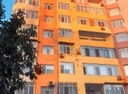 Satılır 4 otaqlı 350 m2 yeni tikili İnşaatçılar m.
