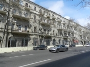 Satılır 3 otaqlı 110 m2 köhnə tikili Sahil m.