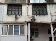 Satılır 2 otaqlı 45 m2 köhnə tikili Elmlər Akademiyası m.