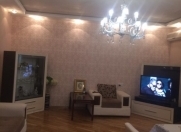Satılır 3 otaqlı 80 m2 köhnə tikili Elmlər Akademiyası m.