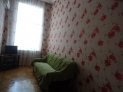 İcarəyə verilir 2 otaqlı 58 m2 köhnə tikili Nizami kinoteatrı