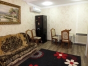 İcarəyə verilir 3 otaqlı 80 m2 köhnə tikili Nizami kinoteatrı