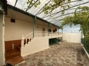 Satılır 4 otaqlı 172 m2 həyət evi Bakıxanov