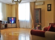 İcarəyə verilir 4 otaqlı 200 m2 yeni tikili Caspian Plaza