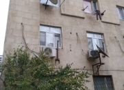 Satılır 1 otaqlı 13 m2 köhnə tikili Elmlər Akademiyası m.