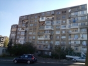 Satılır 4 otaqlı 100 m2 köhnə tikili İnşaatçılar m.
