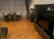 İcarəyə verilir 4 otaqlı 140 m2 yeni tikili Nizami m.