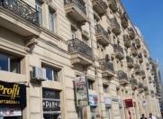 Satılır 3 otaqlı 70 m2 köhnə tikili Qış parkı