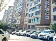 Satılır 4 otaqlı 120 m2 köhnə tikili Memar Əcəmi m.