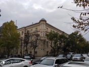 Satılır 4 otaqlı 102 m2 köhnə tikili ABŞ səfirliyi