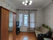 Satılır 1 otaqlı 38 m2 köhnə tikili Elmlər Akademiyası m.