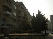 Satılır 3 otaqlı 104 m2 köhnə tikili Gənclik m.