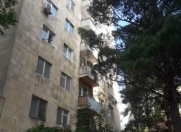 Satılır 2 otaqlı 55 m2 köhnə tikili Elmlər Akademiyası m.