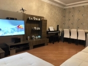 Satılır 2 otaqlı 75 m2 köhnə tikili Nəsimi r.