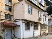 Satılır 3 otaqlı 80 m2 köhnə tikili 8 km
