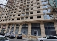 Satılır 2 otaqlı 90 m2 yeni tikili Axundov bağı