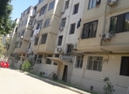 Satılır 2 otaqlı 56 m2 köhnə tikili Memar Əcəmi m.