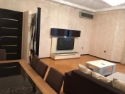 İcarəyə verilir 4 otaqlı 180 m2 yeni tikili Nizami m.