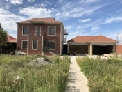 Satılır 4 otaqlı 180 m2 həyət evi Savalan
